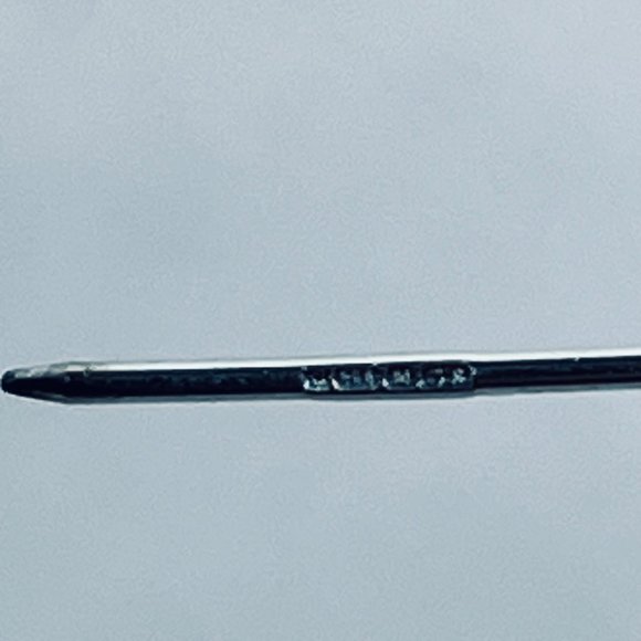 Sol d'or Silver Tone Claddagh Brooch - Picture 5 of 7